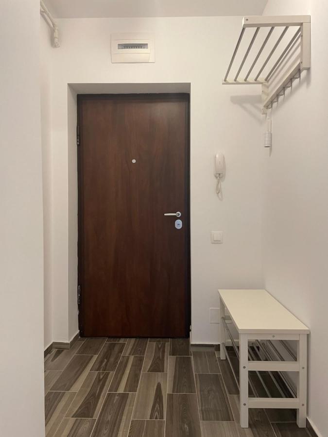 New Studio Питещ Екстериор снимка